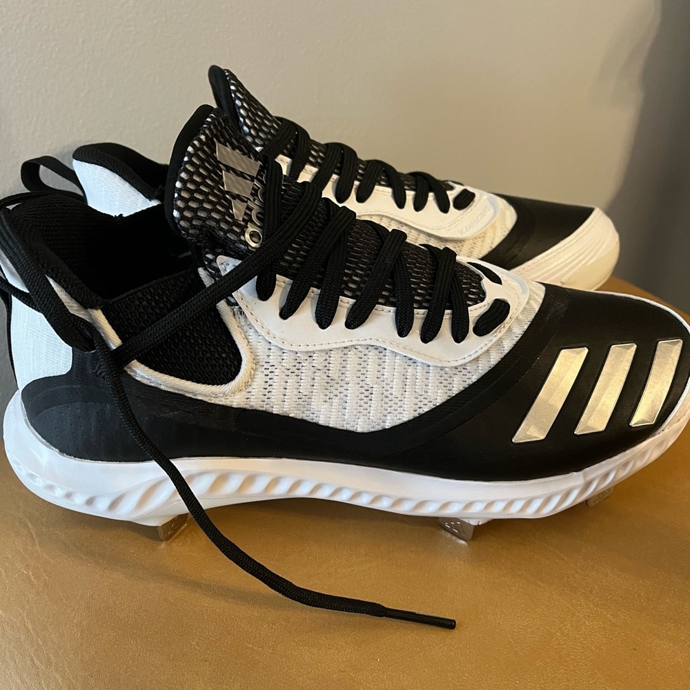 “ICON V Bounce Iced Out” Adidas Baseball Cleats